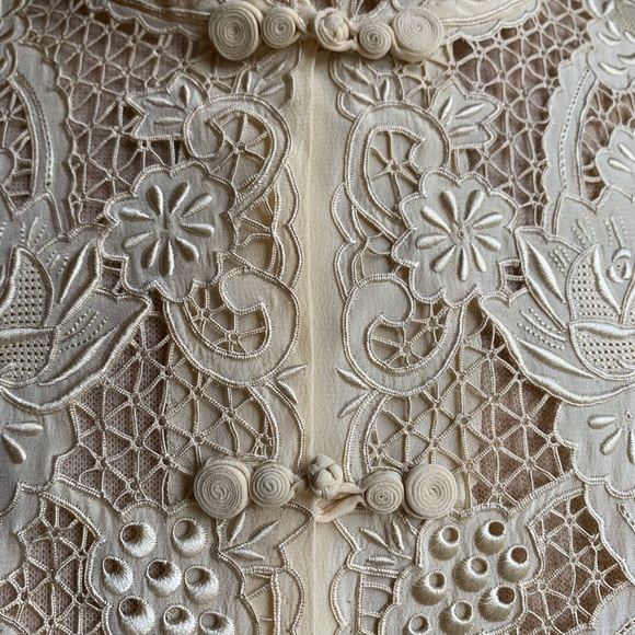 Vintage off White Open Work Hand Embroidered Asian Blouse - Picture 4 of 10